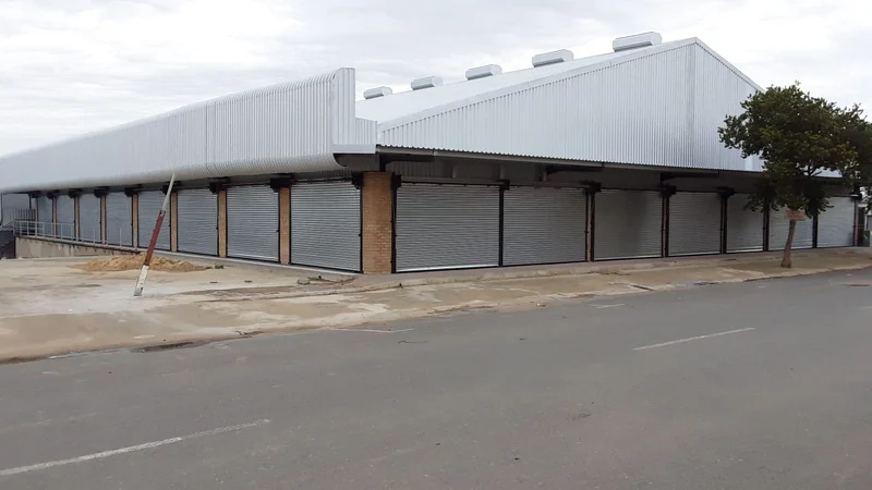 New-build retail centre: 