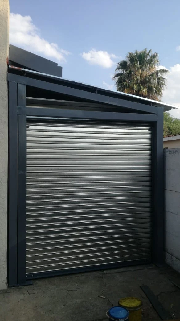 Britz: Roller shutter installation