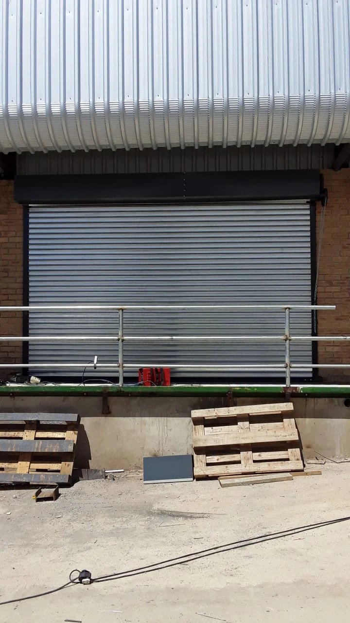 Window shutter with balustrade: 